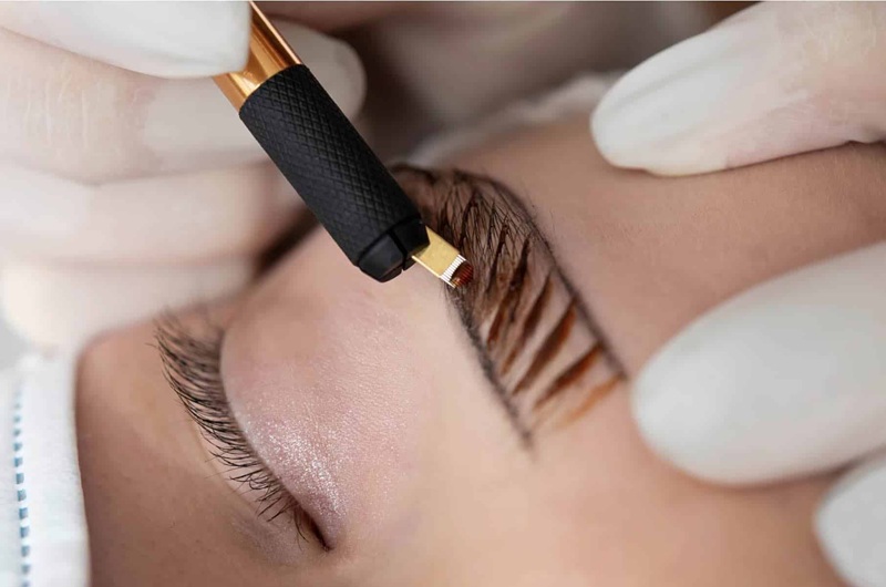 Trucco semipermanente e microblading a Brescia